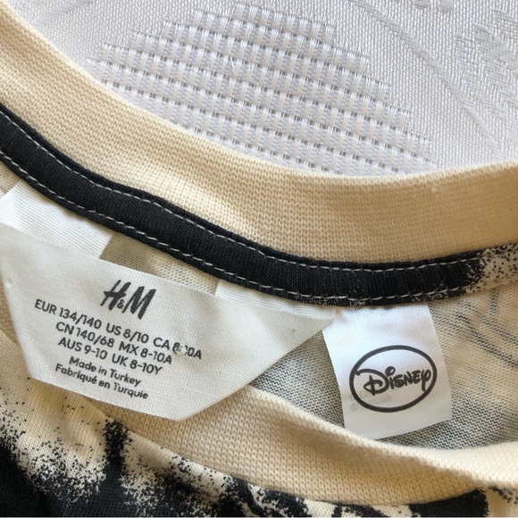 H&M Disney Mickey Mouse Black/Cream Graphics Cropped Shirt Girls Size 8-10 Top - Picture 3 of 15